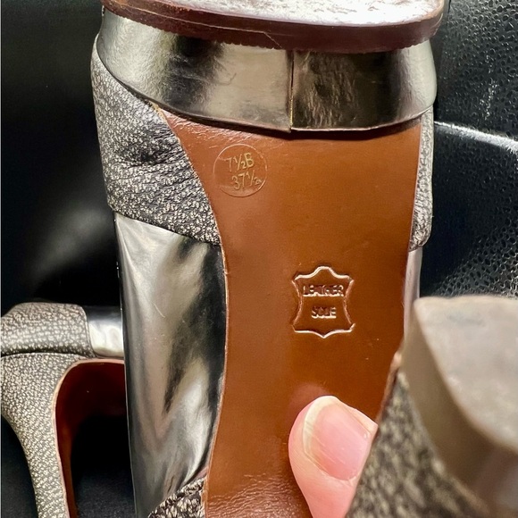 BCBGMaxAzria Metallic Silver Stiletto Platform Heels Size 7.5 - Picture 12 of 13